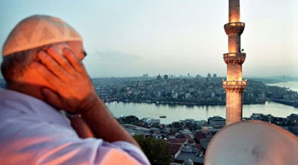 Ezan Evrensel Bir Mesajdır