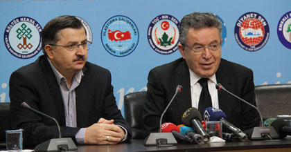Memur-Sen'den YÖK Eski Başkanı Prof. Özcan'a Teşekkür Plaketi