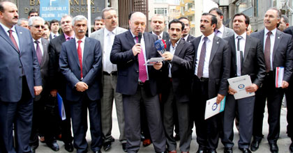 Memur-Sen Toplu Sözleşme Taleplerini Devlet Personel Başkanlığı&#8217;na Sundu